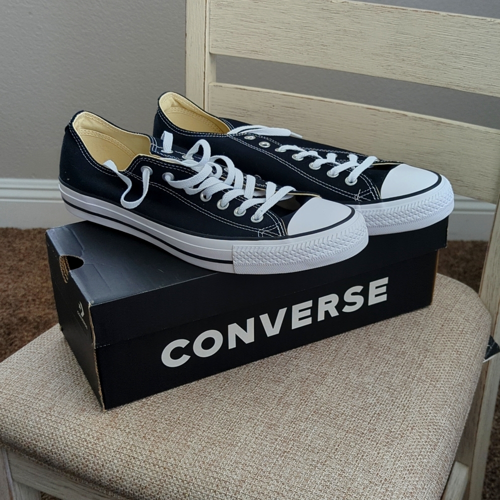 Black Converse Chucks Size 12 men's 14 women's. BRAND NEW!